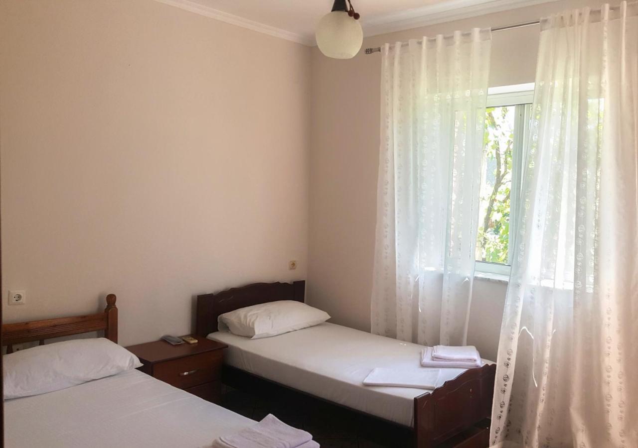 Vita Apartment - Spacious Garden And Balcony 5 Min To Beach & Center Ksamil Exteriör bild