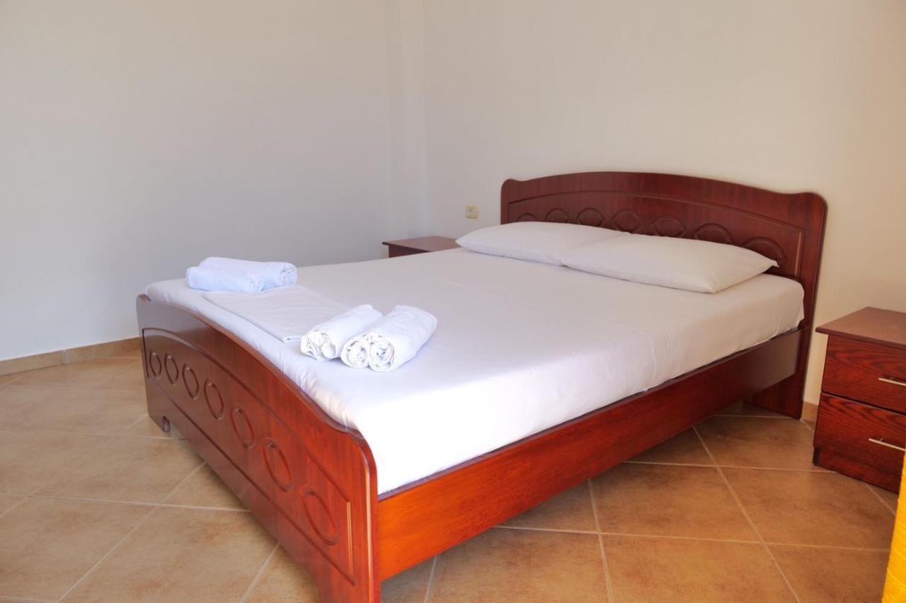 Vita Apartment - Spacious Garden And Balcony 5 Min To Beach & Center Ksamil Exteriör bild