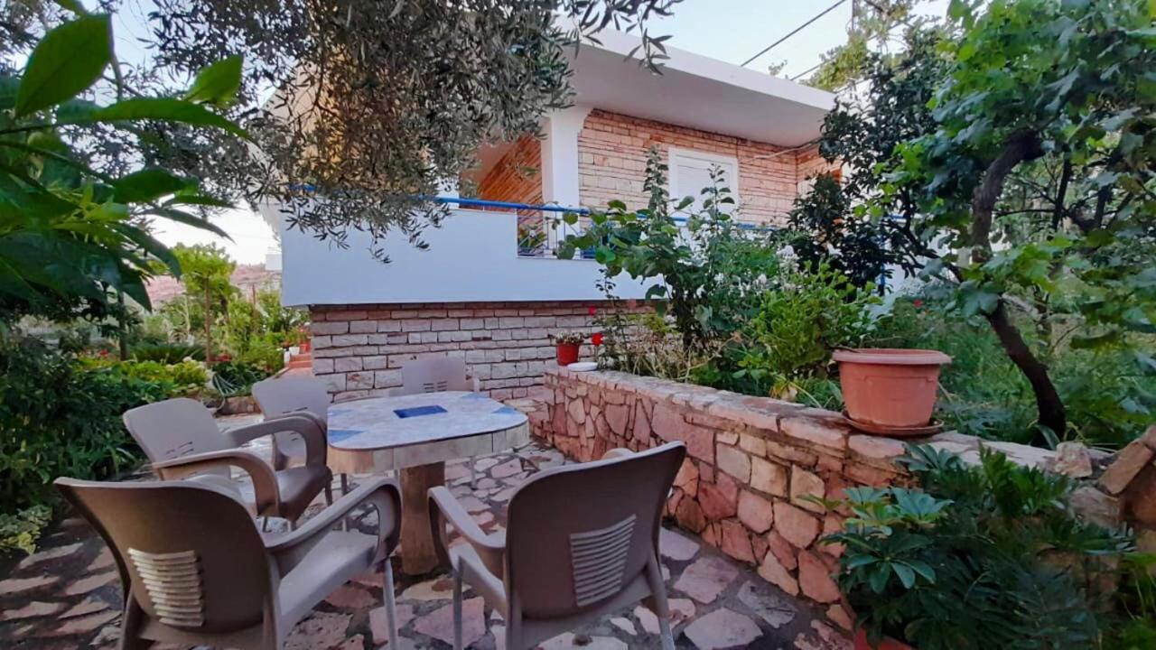 Vita Apartment - Spacious Garden And Balcony 5 Min To Beach & Center Ksamil Exteriör bild