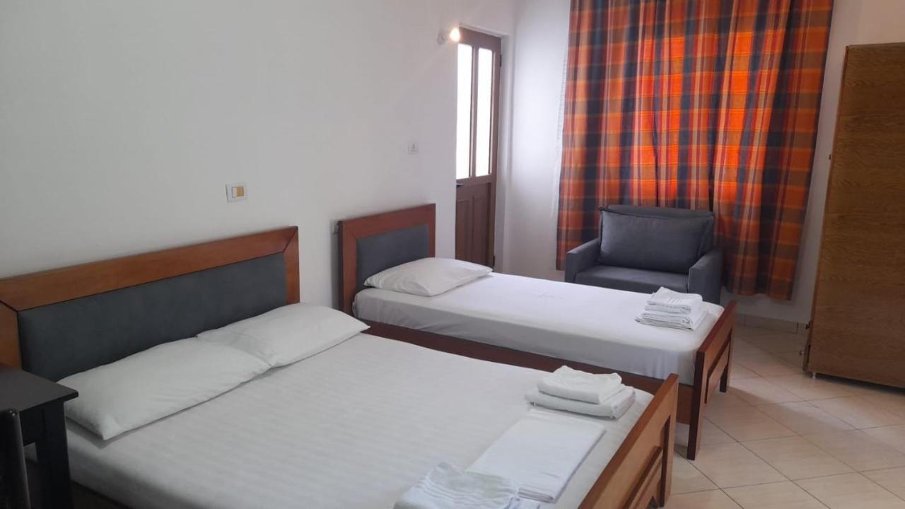 Vita Apartment - Spacious Garden And Balcony 5 Min To Beach & Center Ksamil Exteriör bild