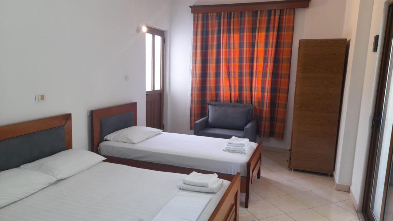 Vita Apartment - Spacious Garden And Balcony 5 Min To Beach & Center Ksamil Exteriör bild