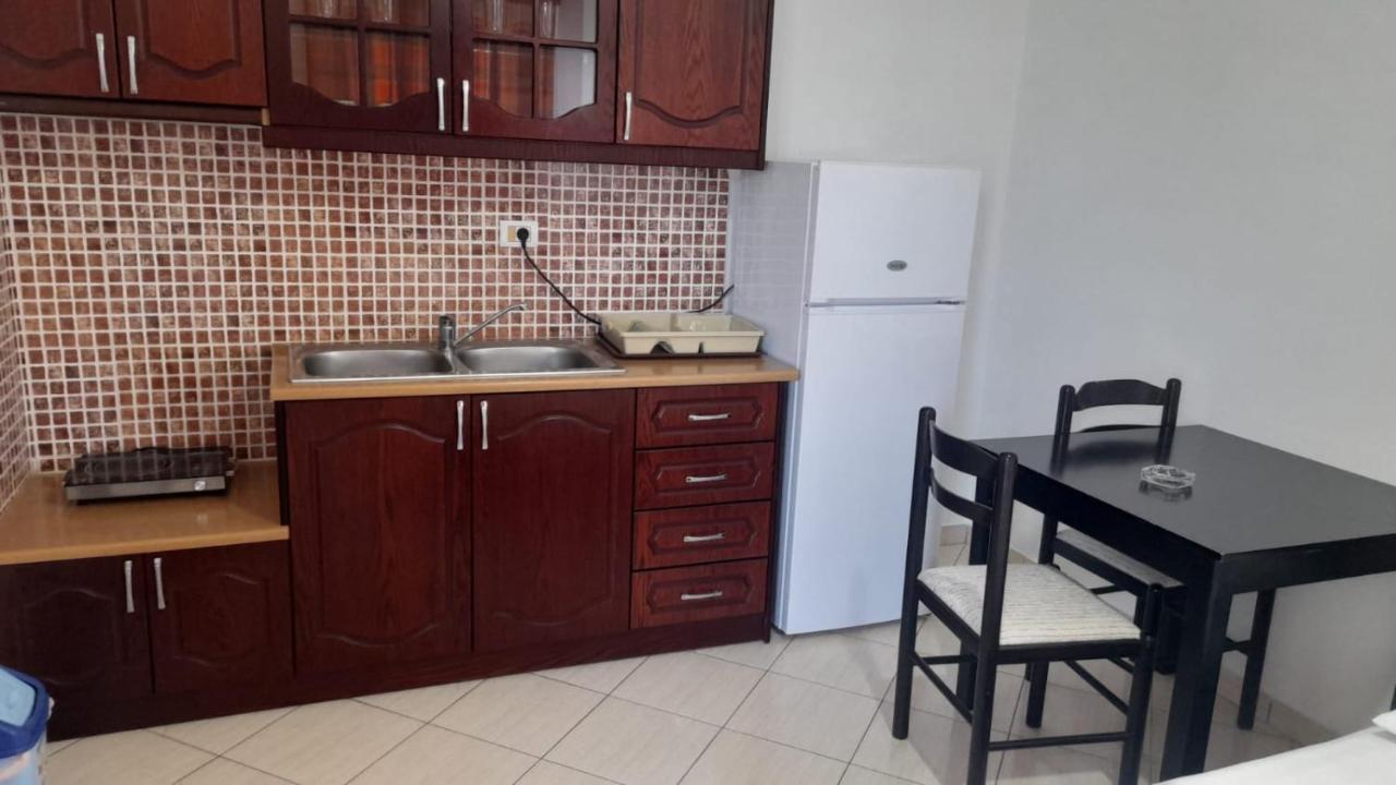 Vita Apartment - Spacious Garden And Balcony 5 Min To Beach & Center Ksamil Exteriör bild