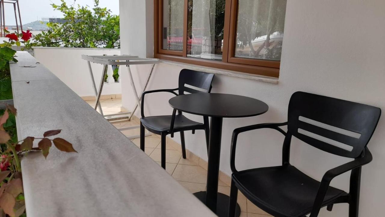 Vita Apartment - Spacious Garden And Balcony 5 Min To Beach & Center Ksamil Exteriör bild