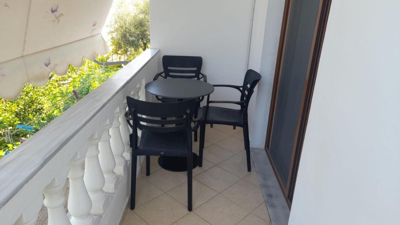 Vita Apartment - Spacious Garden And Balcony 5 Min To Beach & Center Ksamil Exteriör bild