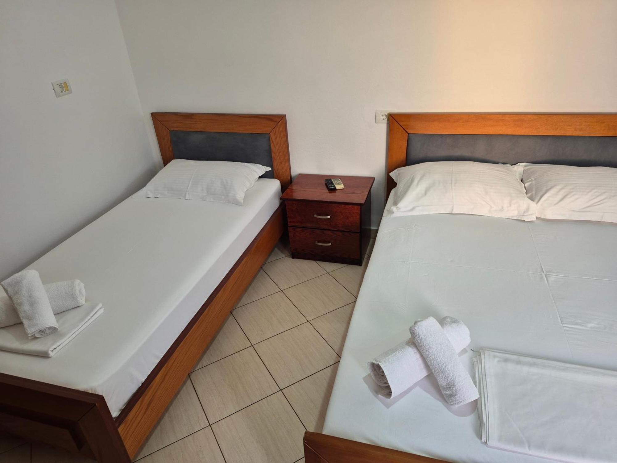 Vita Apartment - Spacious Garden And Balcony 5 Min To Beach & Center Ksamil Exteriör bild