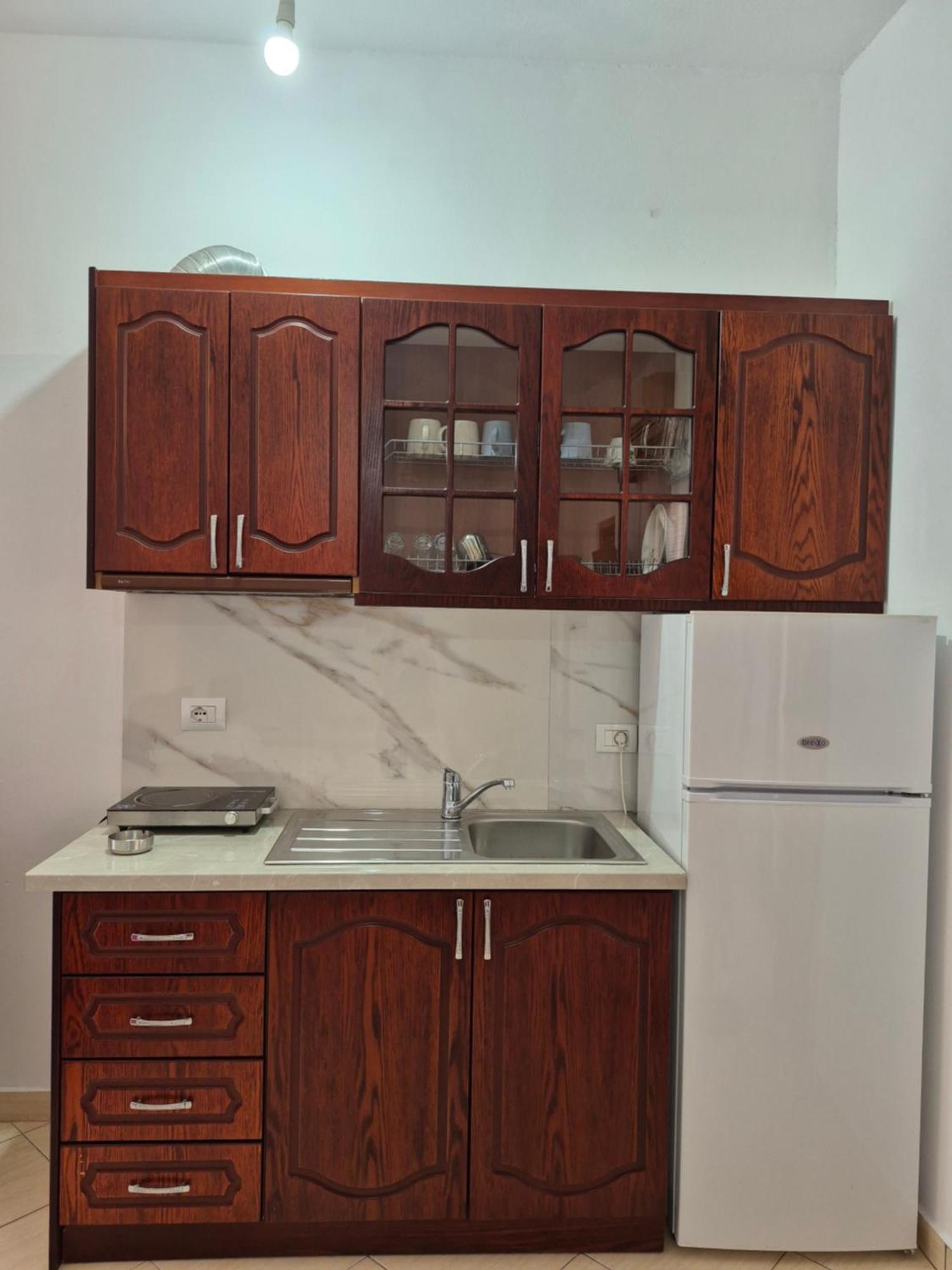 Vita Apartment - Spacious Garden And Balcony 5 Min To Beach & Center Ksamil Exteriör bild