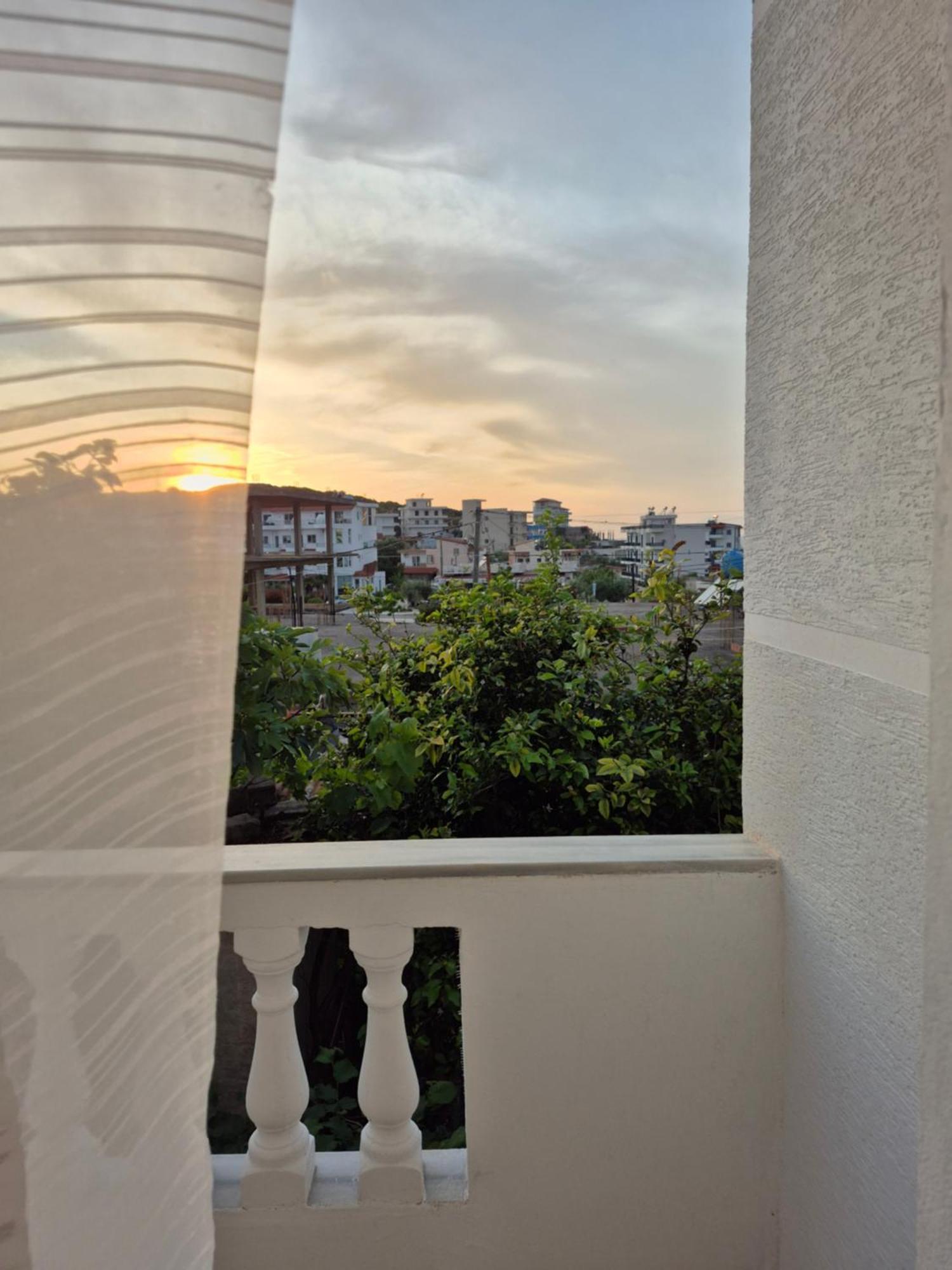 Vita Apartment - Spacious Garden And Balcony 5 Min To Beach & Center Ksamil Exteriör bild